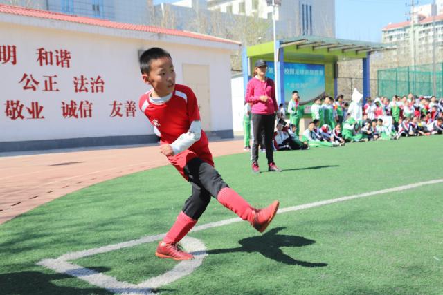 特雷杨22+11杰约21+15 老鹰力克尼克斯晋级4强